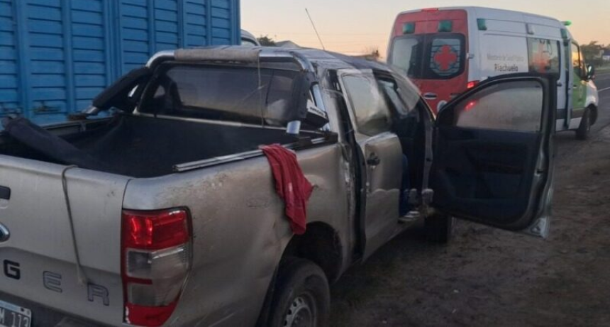 Caos y desidia en los accesos: Esquiv&oacute; una moto sin luces en la Ruta 12, volc&oacute; con su familia y hubo heridos