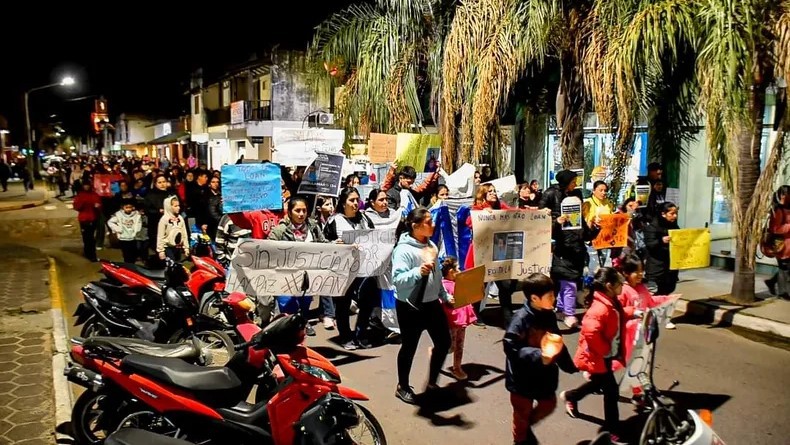 Caso Loan: la calle le reclama a Gustavo Valdés y abre las puertas a una crisis política