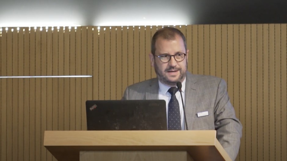El auditor del FMI advirtió que las bandas pueden colapsar si Caputo no acumula reservas