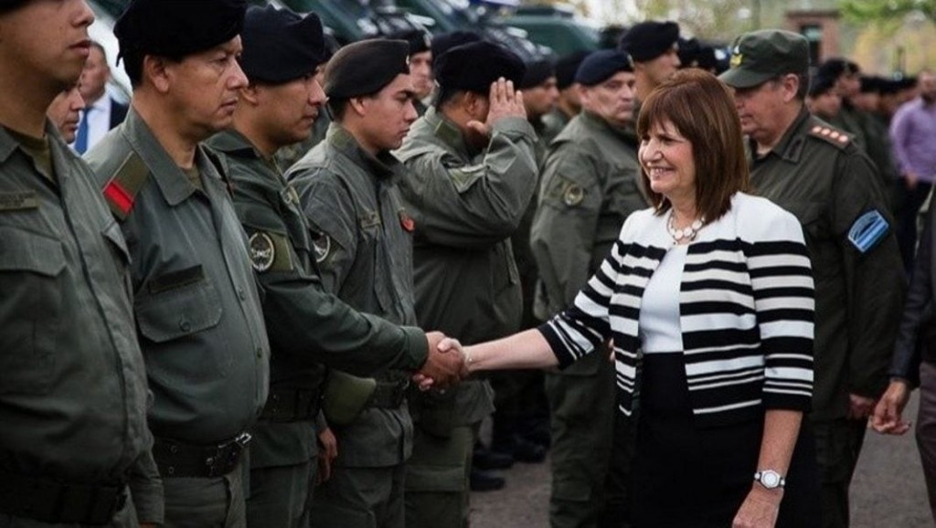 Más de 2.200 efectivos de las fuerzas armadas y de seguridad federales pidieron la baja  por bajos salarios 