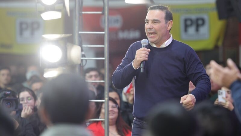 Valdés sigue de gira por el Interior con inauguraciones y apoyo a candidatos