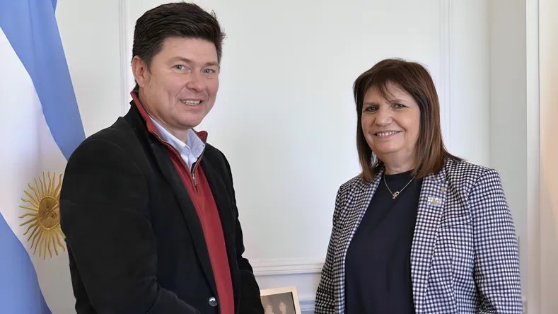 Patricia Bullrich viaja a Corrientes para romper una campaña hiperprovincializada
