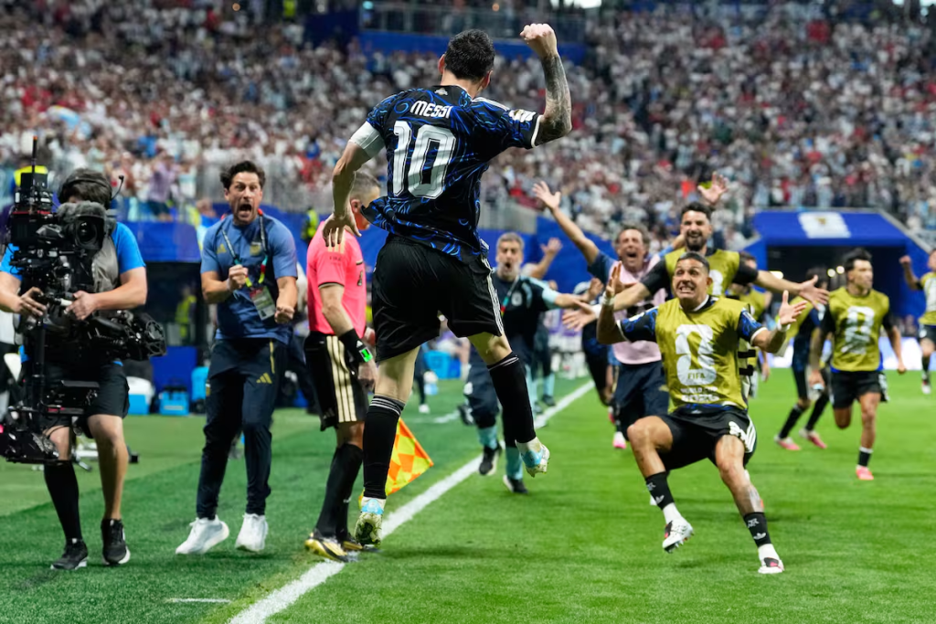 Argentina 2 - Inglaterra 1: una haza&ntilde;a &eacute;pica que deposita a la Scaloneta en la final