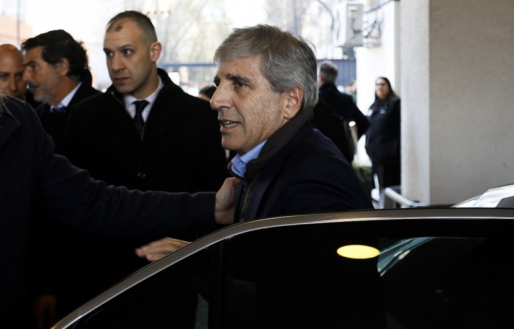 Furia en Econom&iacute;a con el vocero de Milei: El mercado empieza a desarmar el carry trade y se pasa al d&oacute;lar