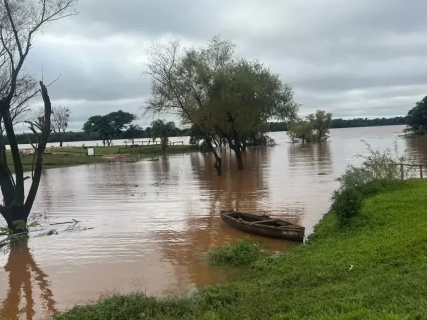 La Prefectura Naval Argentina orden&oacute; el cierre del Puerto de Alvear por la crecida del r&iacute;o Uruguay
