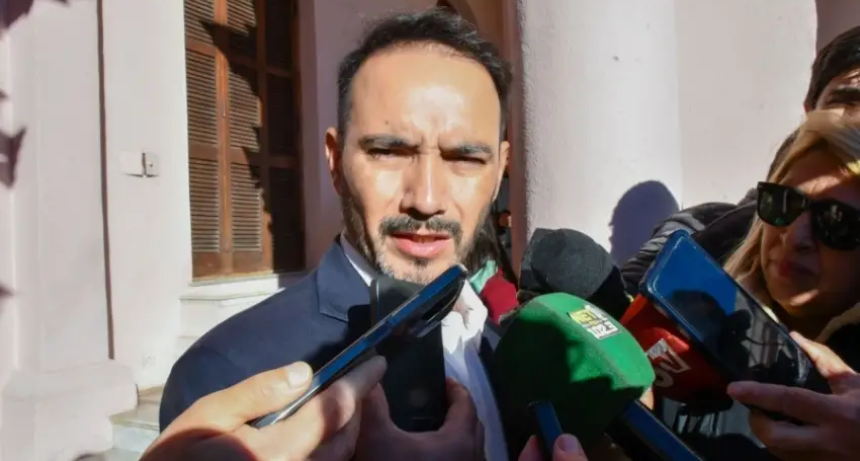 El doble est&aacute;ndar de Juan Pablo Vald&eacute;s: el gobernador respalda la purga de Adorni por su patrimonio sospechoso pero le tiende la alfombra roja a Santilli y sus 14 offshore