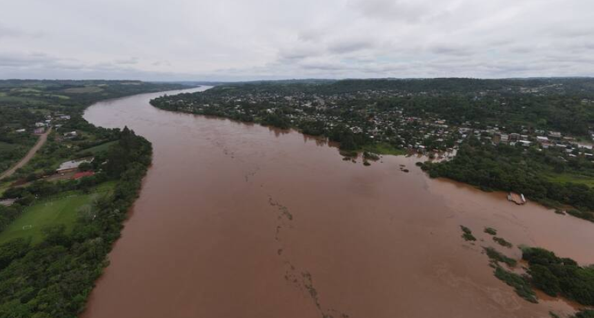 Prefectura alerta por la crecida del r&iacute;o Uruguay: situaci&oacute;n en los puertos