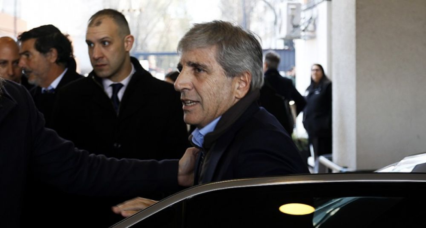 Furia en Econom&iacute;a con el vocero de Milei: El mercado empieza a desarmar el carry trade y se pasa al d&oacute;lar