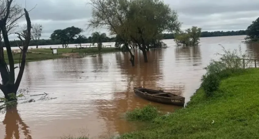 La Prefectura Naval Argentina orden&oacute; el cierre del Puerto de Alvear por la crecida del r&iacute;o Uruguay