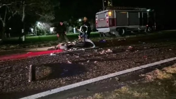 Tragedia en Ruta 12: un menor muri&oacute; tras chocar su moto contra un auto