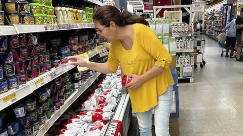 El consumo masivo cayó 4,3% en julio