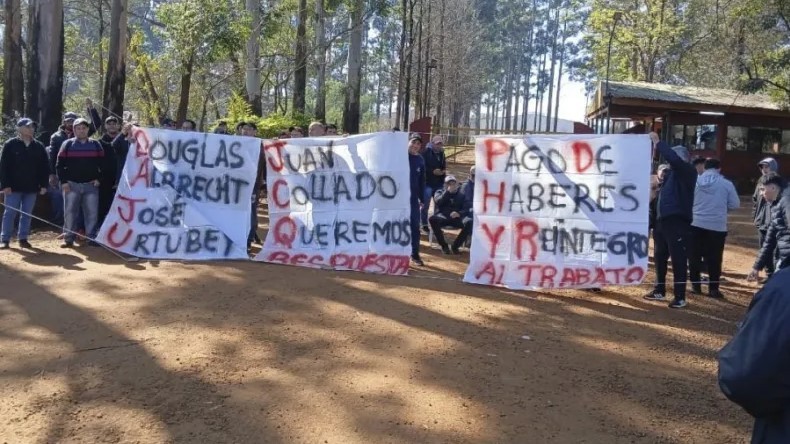 Trabajadores suspendidos de Tapebicuá mantienen la lucha pese a los subsidios