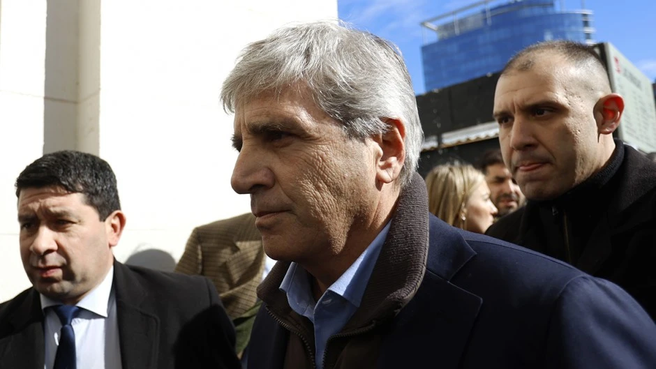 Caputo descart&oacute; ayuda a quienes se endeudaron para comprar alimentos: "Que se hagan cargo de sus decisiones" 