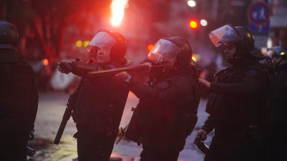 Brutal represi&oacute;n frente al Congreso