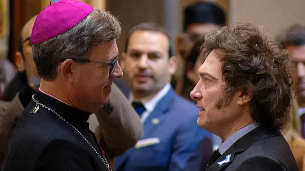 Garc&iacute;a Cuerva en San Cayetano: "El pueblo est&aacute; cansado de dirigentes que hablan de los pobres, pero se dan la buena vida"