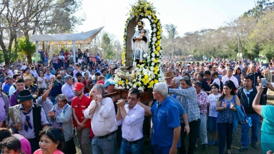  Presb&iacute;tero Daniel Masares: "no es posible morirse de hambre en la patria bendita del pan"