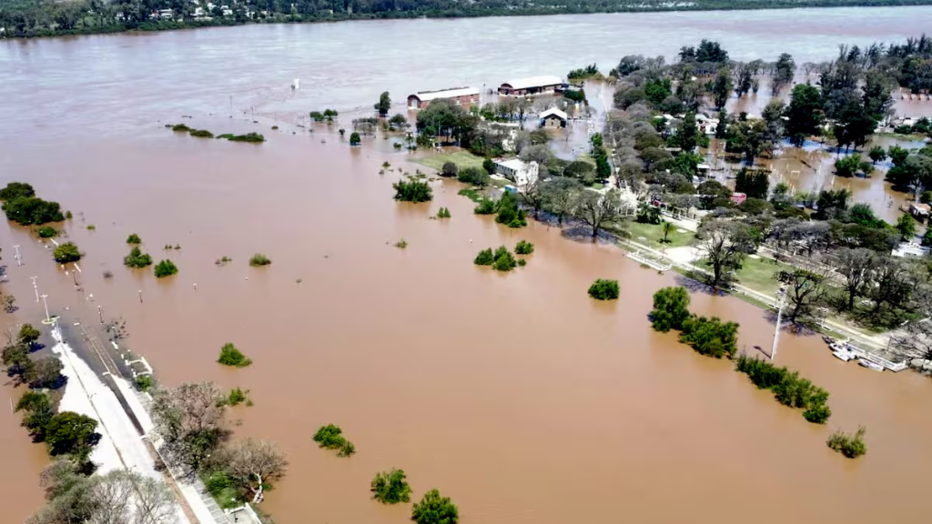 Defensa Civil advierte sobre un aumento de las lluvias y pone la lupa en la costa del R&iacute;o Uruguay