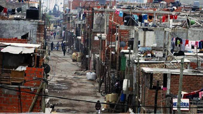 Radiograf&iacute;a del ahogo financiero: el 60% de las familias de barrios populares se endeuda para subsistir