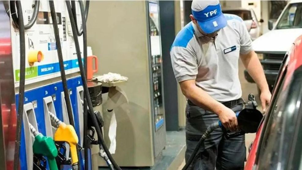 Otro s&iacute;ntoma del estancamiento: las ventas de combustible cayeron un 6,4% en julio y encadenan seis meses de baja