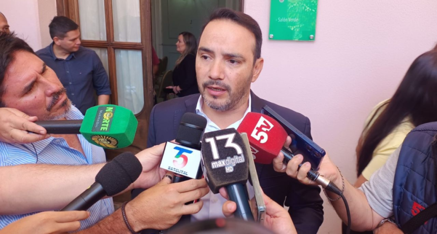 Vald&eacute;s habl&oacute; de salarios, obras de prevenci&oacute;n, elecciones y cuestion&oacute; el proyecto de extranjerizaci&oacute;n de la tierra