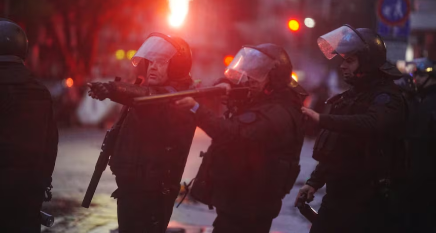 Ley de Tierras: brutal represi&oacute;n frente al Congreso