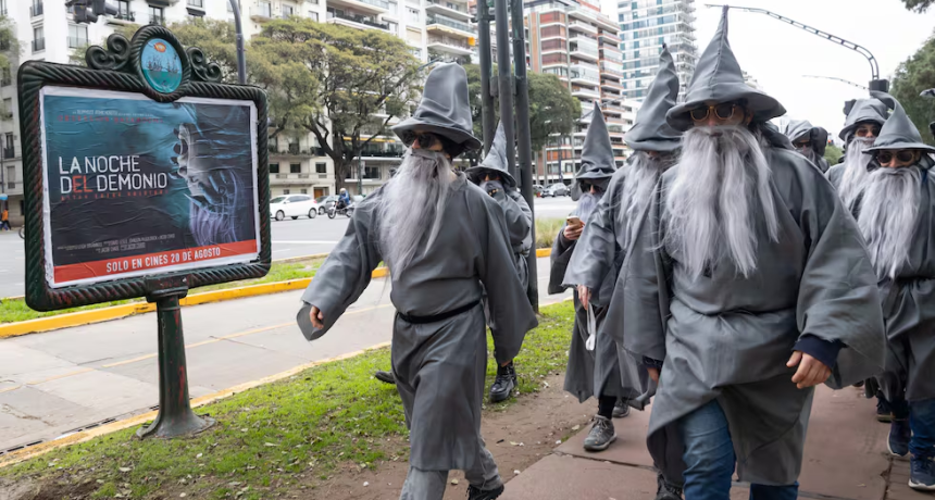 &ldquo;Es una declaraci&oacute;n de guerra santa&rdquo;: hablan los Gandalf que marcharon a la casa de Peter Thiel