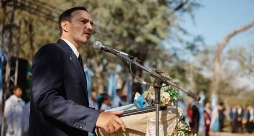Vald&eacute;s le dice a los empleados p&uacute;blicos que sigan esperando el aumento salarial