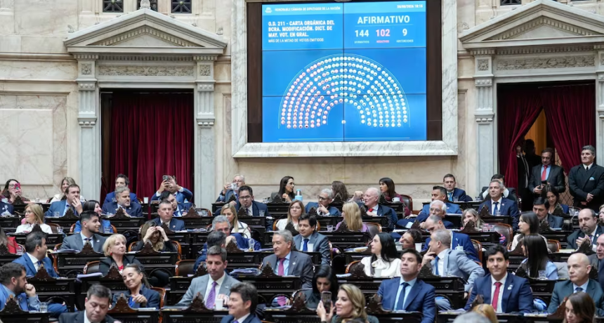 Los aliados volvieron a jugar para Milei: Diputados dio media sanci&oacute;n a la reforma del Banco Central entre tensiones y denuncias de atropello