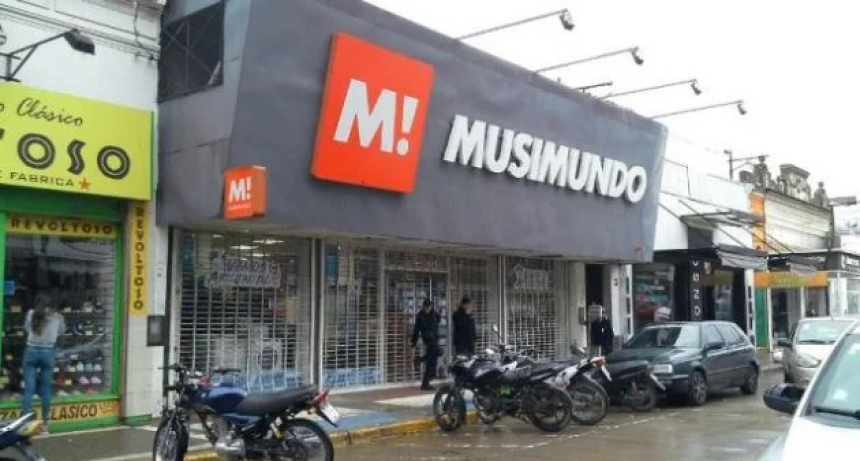 Cat&aacute;strofe comercial en Corrientes: Musimundo cerr&oacute; sus cuatro sucursales y los trabajadores se dirigen a Trabajo