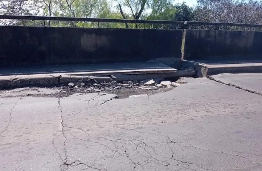Puente Libres - Uruguayana: interrumpen el tránsito para vehículo de cargas por deterioro en la calzada