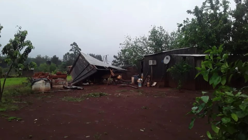 Una tormenta causó serios destrozos e inconvenientes en localidad de Corrientes