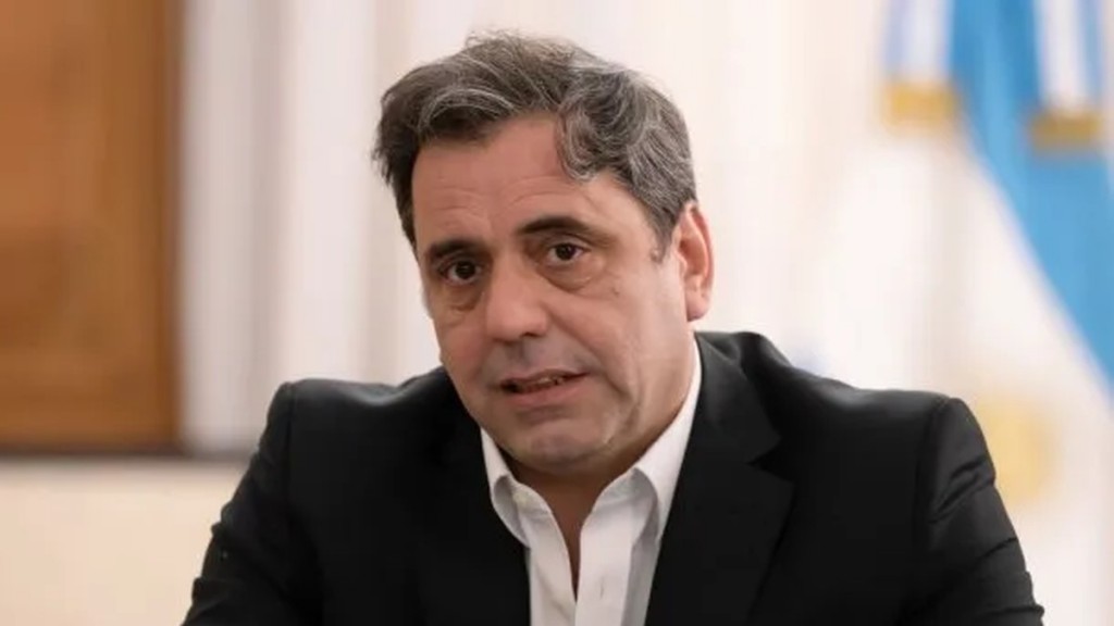 El Gobierno designó a Lisandro Catalán como ministro del Interior para acercarse a los gobernadores