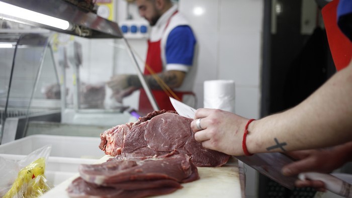 Búsqueda desesperada de dólares: el Gobierno elimina las retenciones a la carne hasta octubre