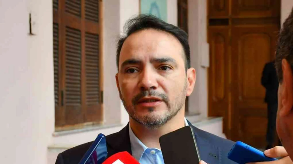 Vald&eacute;s sigue prorrogando el anuncio de mejora salarial y ahora dice que en octubre podr&iacute;a haber una definici&oacute;n