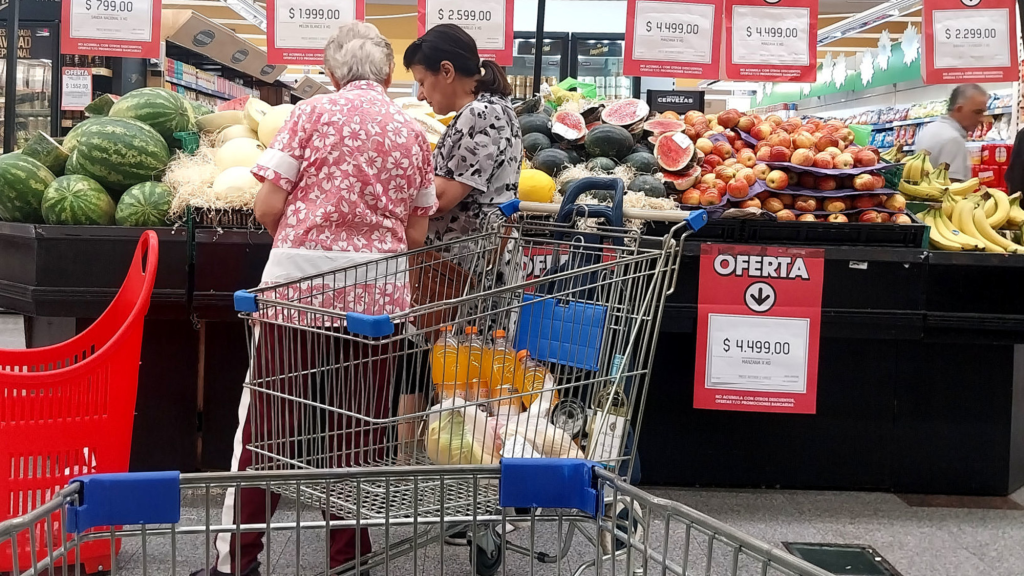 Inflaci&oacute;n de agosto en 1,7%: el INDEC "tuneado" dibuja una baja que no refleja el colapso de los servicios ni el bolsillo real