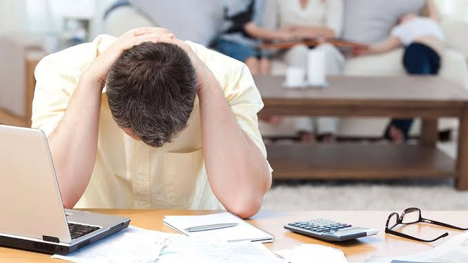 Endeudamiento r&eacute;cord y morosidad creciente: 3,6 millones de argentinos son deudores "irrecuperables"
