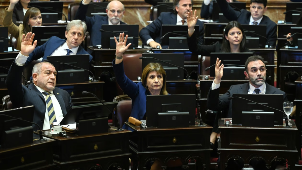 El Senado sancion&oacute; Inocencia Fiscal II: no permite blanquear d&oacute;lares a funcionarios, pero s&iacute; a sus familiares