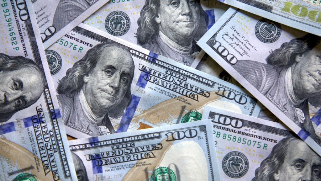 Crisis financiera: los ahorristas se llevaron m&aacute;s de U$S 3.000 millones en agosto, la segunda cifra m&aacute;s alta en un a&ntilde;o
