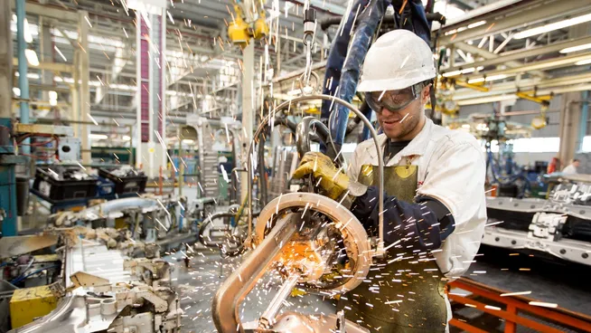 La actividad econ&oacute;mica se desplom&oacute; casi 3% en julio, enciende alarmas de recesi&oacute;n y reabre el debate por incentivos