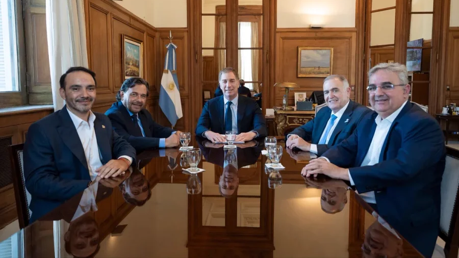 El Presupuesto y la reforma electoral dividen a gobernadores dialoguistas y suman presi&oacute;n al Gobierno nacional