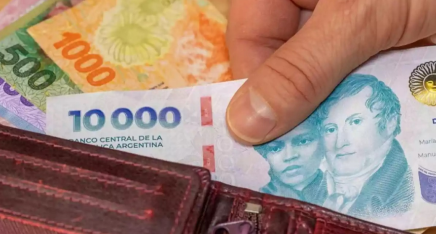 Milei decret&oacute; un salario m&iacute;nimo por debajo de la l&iacute;nea de indigencia: llegar&aacute; a 437 mil pesos reci&eacute;n en abril de 2027