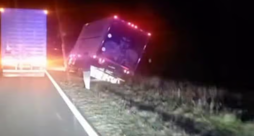 Un cami&oacute;n perdi&oacute; el control en la Ruta Nacional 14 y no hubo lesionados