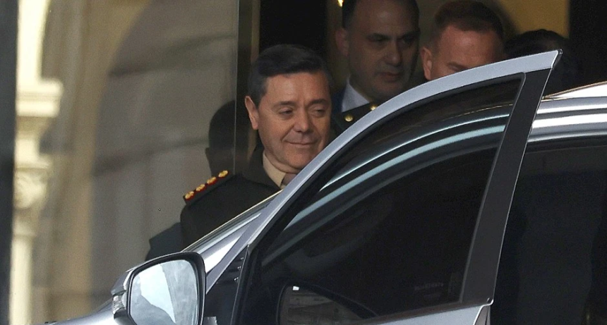En las FFAA sospechan que el anuncio de Milei es la antesala para dejar una base naval en manos de Trump
