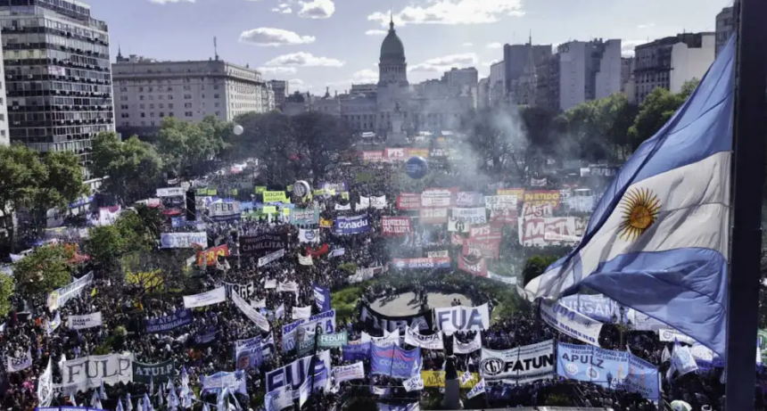 Cumbre universitaria: ante el incumplimiento del gobierno se organiza una nueva marcha federal.