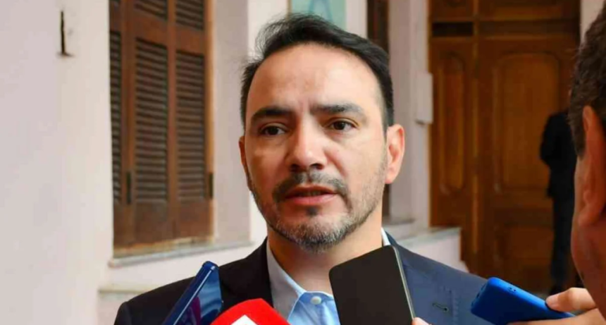 Vald&eacute;s sigue prorrogando el anuncio de mejora salarial y ahora dice que en octubre podr&iacute;a haber una definici&oacute;n