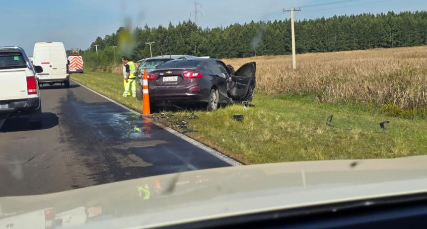 Tragedia en Corrientes: tres personas murieron en un choque sobre la Ruta 12