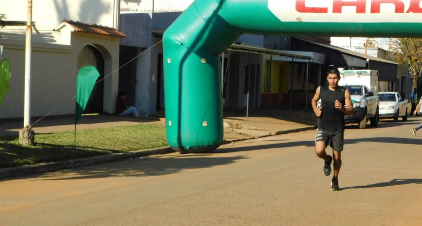 Orgullo cruce&ntilde;o en el asfalto porte&ntilde;o: Javier Toledo compite en el Marat&oacute;n de Buenos Aires