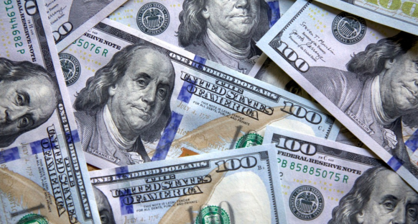 Crisis financiera: los ahorristas se llevaron m&aacute;s de U$S 3.000 millones en agosto, la segunda cifra m&aacute;s alta en un a&ntilde;o