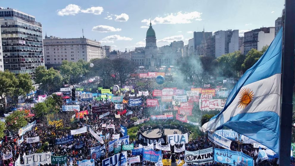 Más de un millón de personas en la segunda marcha federal universitaria