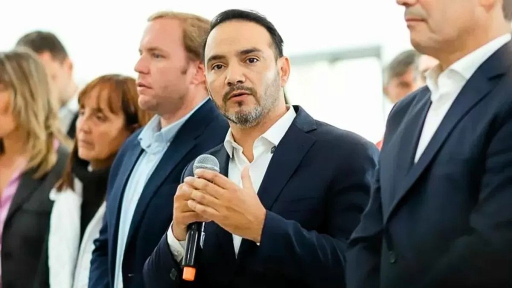 El futuro gobernador prometió 
